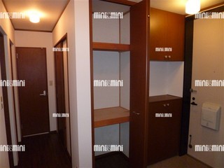高槻市賃貸マンション モンレアーレ|玄関【 靴箱 】.jpg