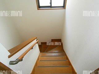 ルグランソシエS棟の階段